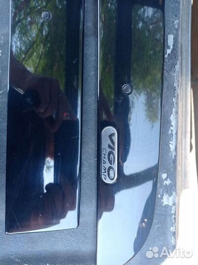 Ветровики hilux