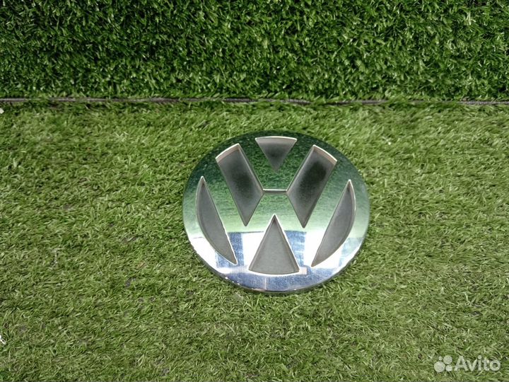 Эмблема задняя крышки багажника Volkswagen Touareg
