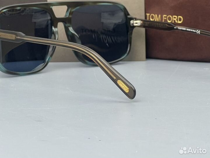 Солнцезащитные очки Tom Ford Falconer TF884 057