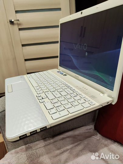 Ноутбук sony vaio PCG 71811v