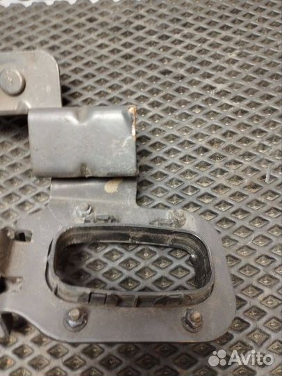 Крепление проводки Volvo FH4 22120131