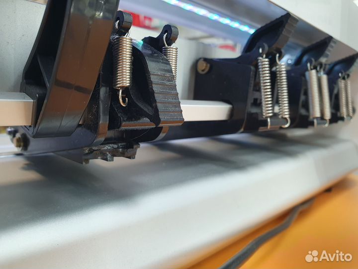 Плоттер для резки гидрогелевой пленки Forward