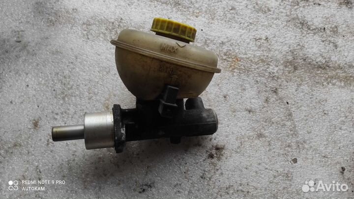 Главный тормозной цилиндр Audi 100 c4