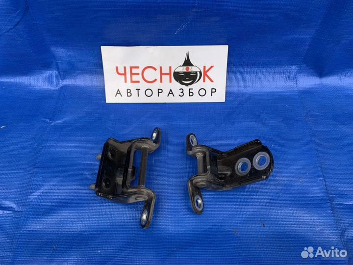 Петля передней задней двери Nissan X-Trail T31