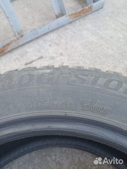 Bridgestone Blizzak LM-001 205/60 R16 96H