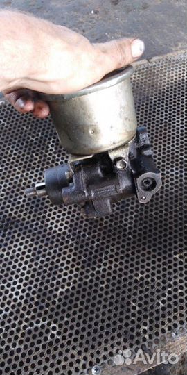 Насос гур Toyota Crown GS120 1G-E 1983