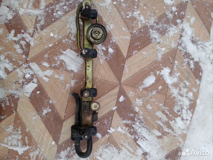 Топливная рампа honda stream rn1 d17a