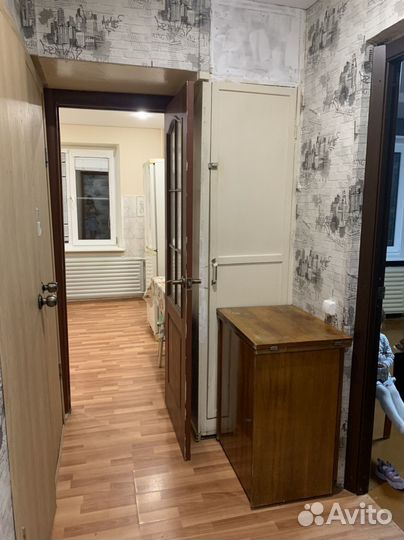 Старинная швейная машинка