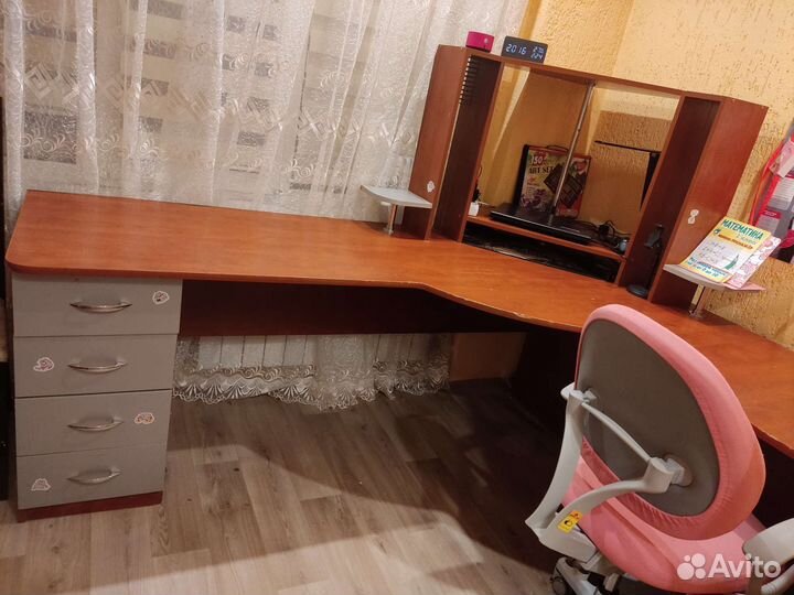 Угловой письменный стол бу