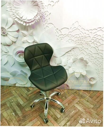 Стул для мастера и клиента