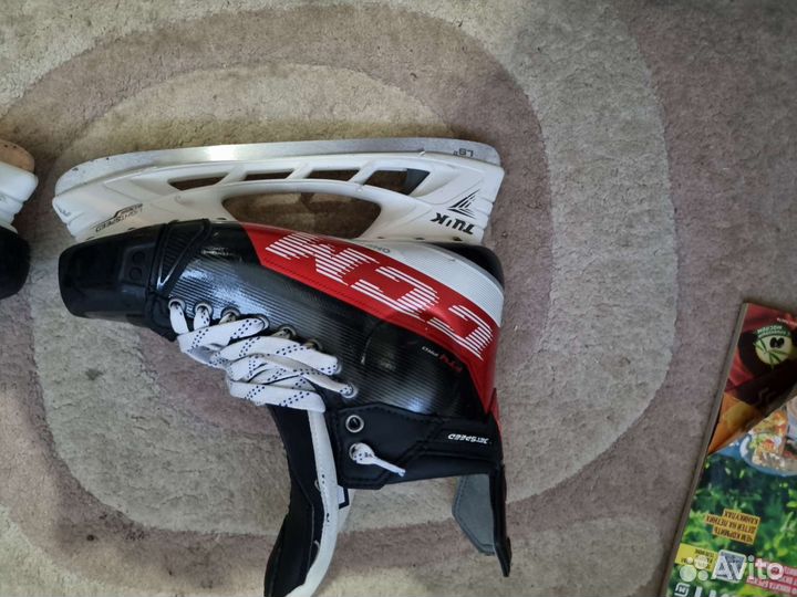 Коньки хоккейные профессиональные