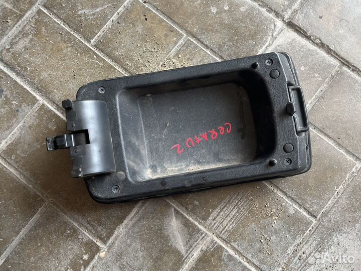 Подлокотник на Kia Cerato 2 846601M000WK