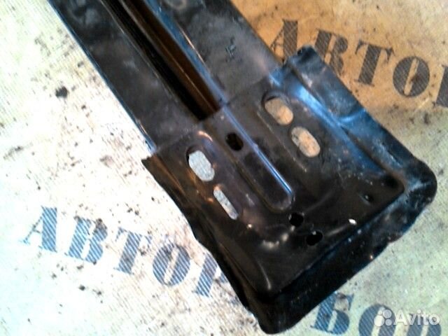 Усилитель переднего бампера Toyota Camry 40