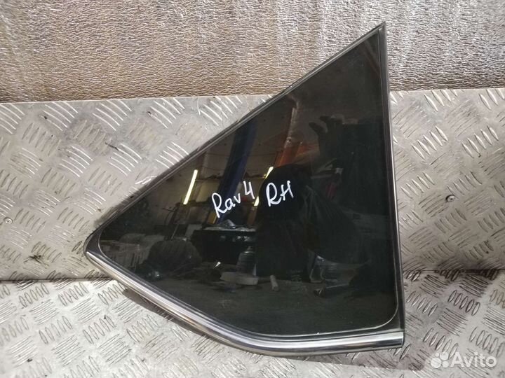 Форточка заднего крыла Toyota Rav4 XA40