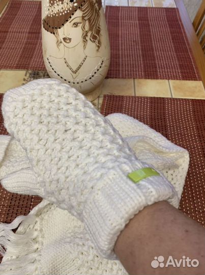 Варежки и шарф