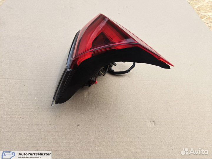 Фонарь в крышку багажника Nissan Xtrail 32