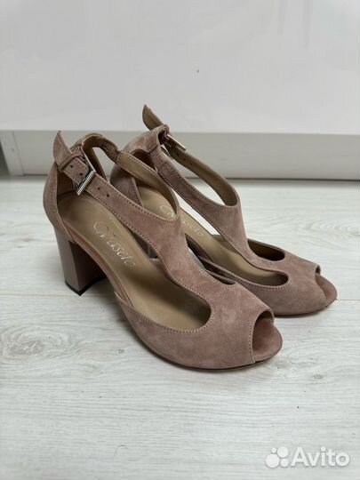 Босоножки женские 37 размер