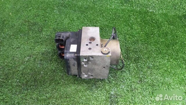 Блок ABS Nissan Laurel HC35-104976 RB20DE