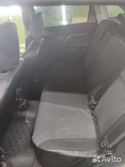 Чехлы LADA xray