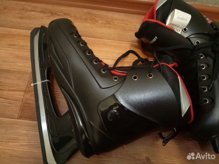 Коньки хоккейные