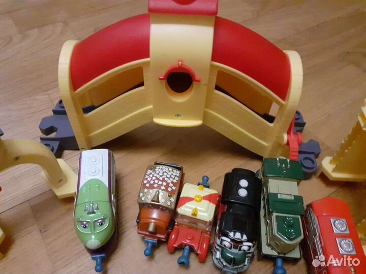 Игровой набор Чаггинтон с паравозиками 2 комплекта