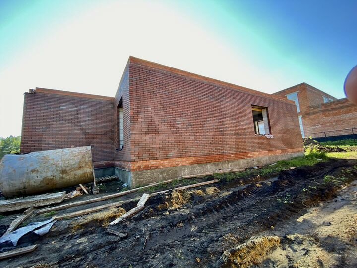 Дом 198 м² на участке 10 сот.