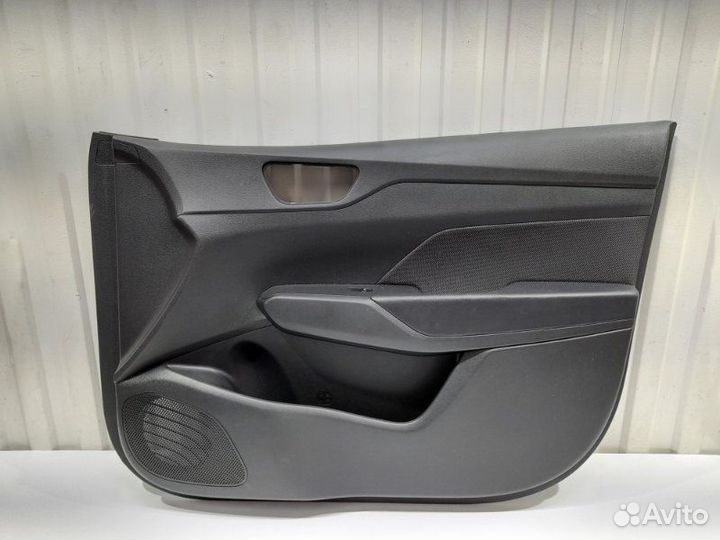 Обшивка двери передней правой Hyundai Solaris HCR