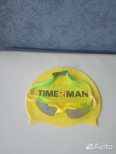 Очки и шапочка для плавания