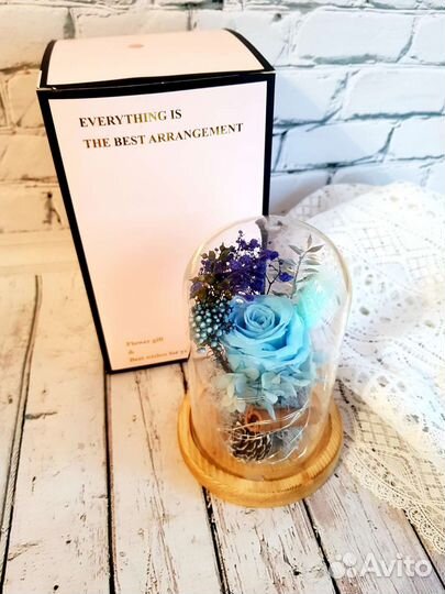 Вечная роза в колбе