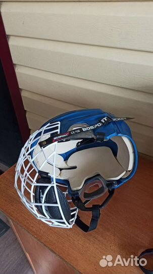 Хоккейный шлем на взрослого