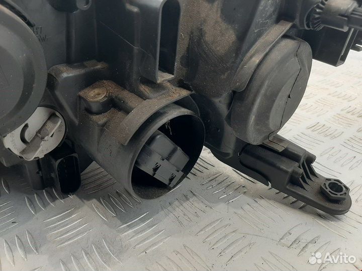 Фара передняя для Seat Toledo 4 6JC941016