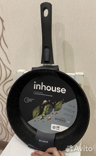 Сковорода новая с крышкой и без 28см