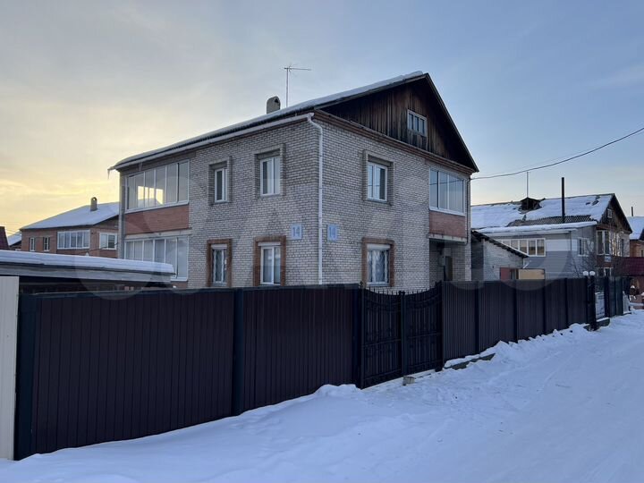 Дом 171,4 м² на участке 9 сот.