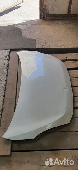 Капот toyota isis