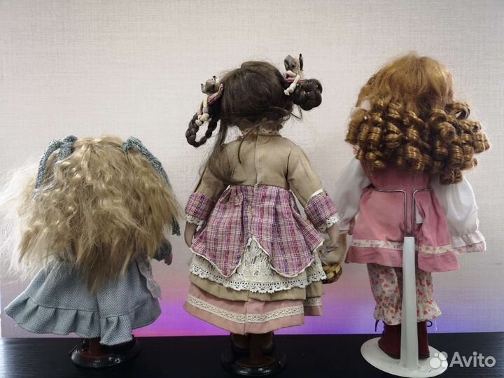 Куклы фарфоровые разные