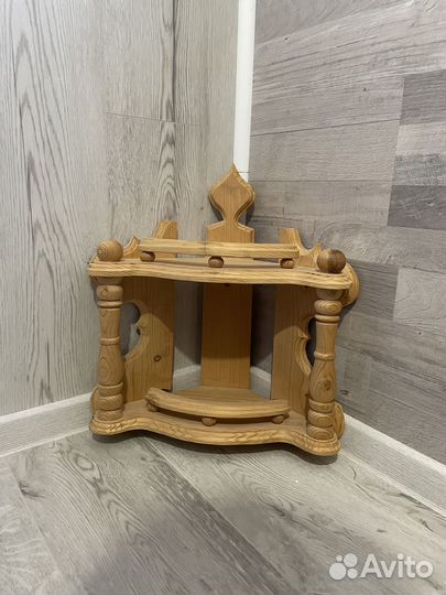 Угловая полка для икон