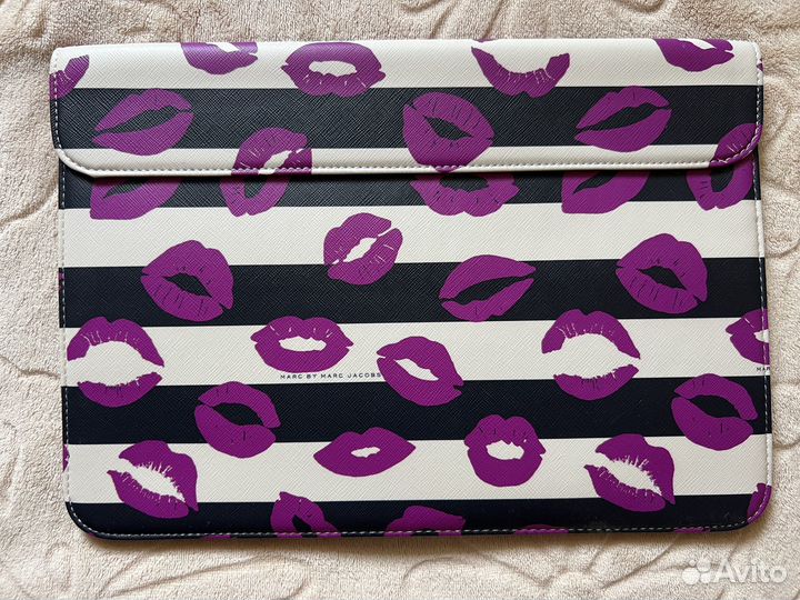 Чехол Incase на MacBook Air 13'' Marc Jacobs