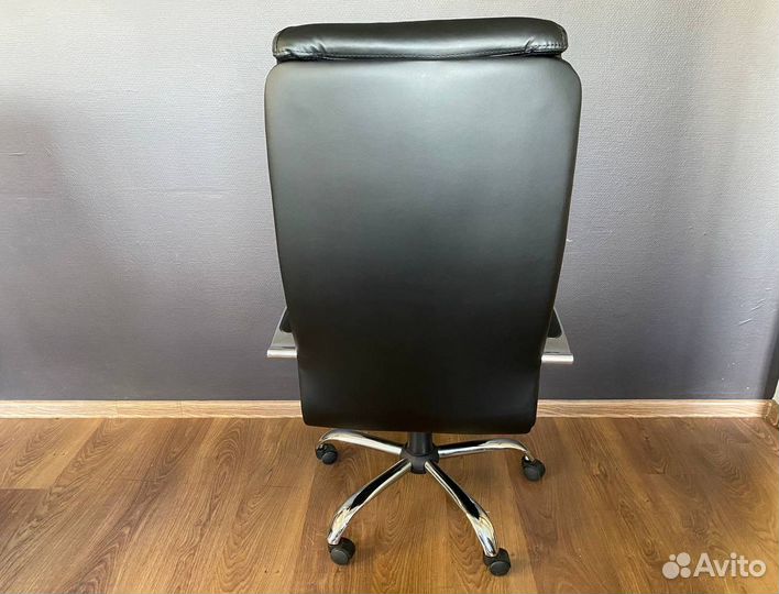 Офисное кресло новое