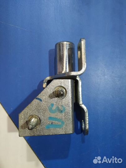 Петля двери Ford Mondeo 4 2008 (1529956) BD 2.0 qx