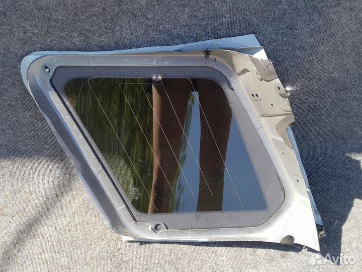 Стекло глухое заднее правое Land Rover Freelander
