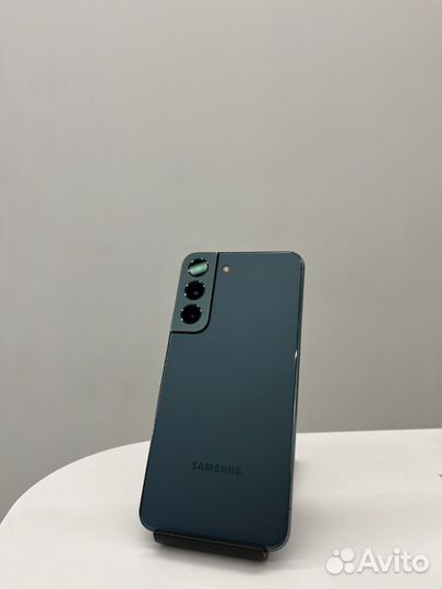 Samsung Galaxy S22, 8/128 ГБ