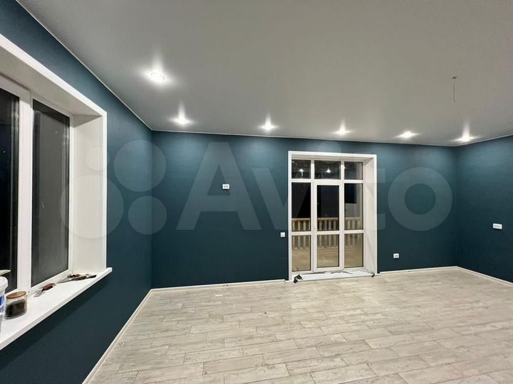 Дом 180 м² на участке 8 сот.