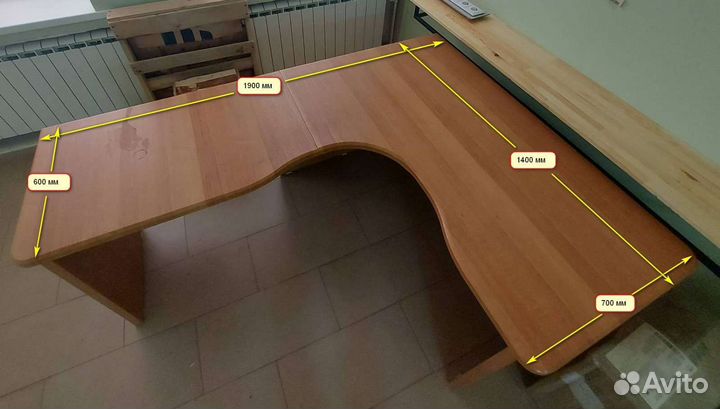 Угловой письменный стол