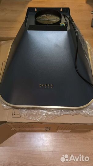 Продам кухонную вытяжку Haier HVX-W671atqbb 60 см