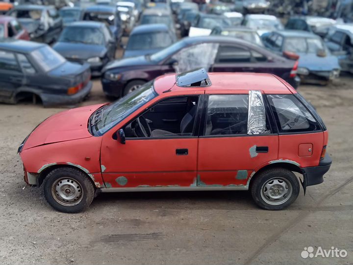 В разборе suzuki swift 1990 год 1.3