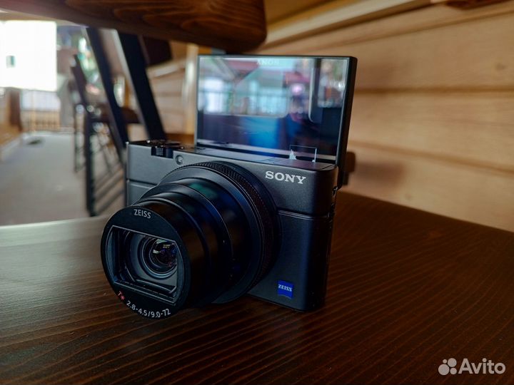 Компактный фотоаппарат Sony RX100 VII (DSC-RX100M7