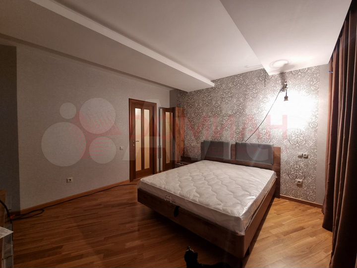 3-к. квартира, 95 м², 1/7 эт.