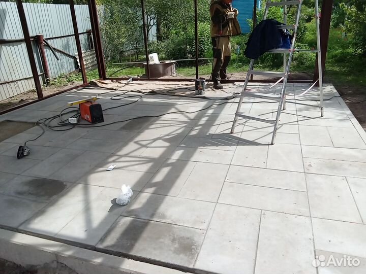 Беседка у дома