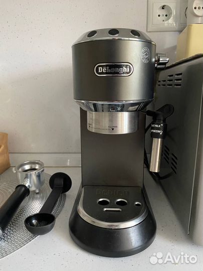 Кофеварка рожковая Delonghi EC 685