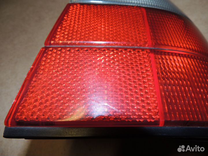 Bmw e34 фонарь правый с белым поворотником